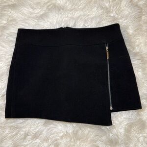 Elegant Black Women's Mini Skirt with Zipper